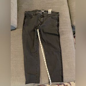 Ariat skinny jeans. Tuxedo strip detail